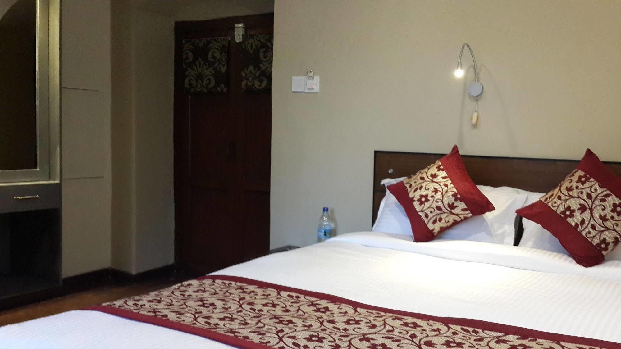 Hotel Heranya Kathmandu Ngoại thất bức ảnh