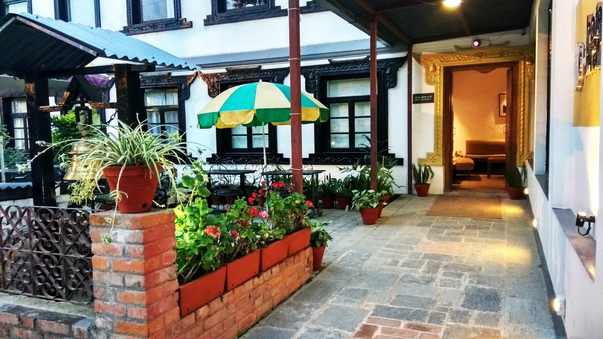 Hotel Heranya Kathmandu Ngoại thất bức ảnh